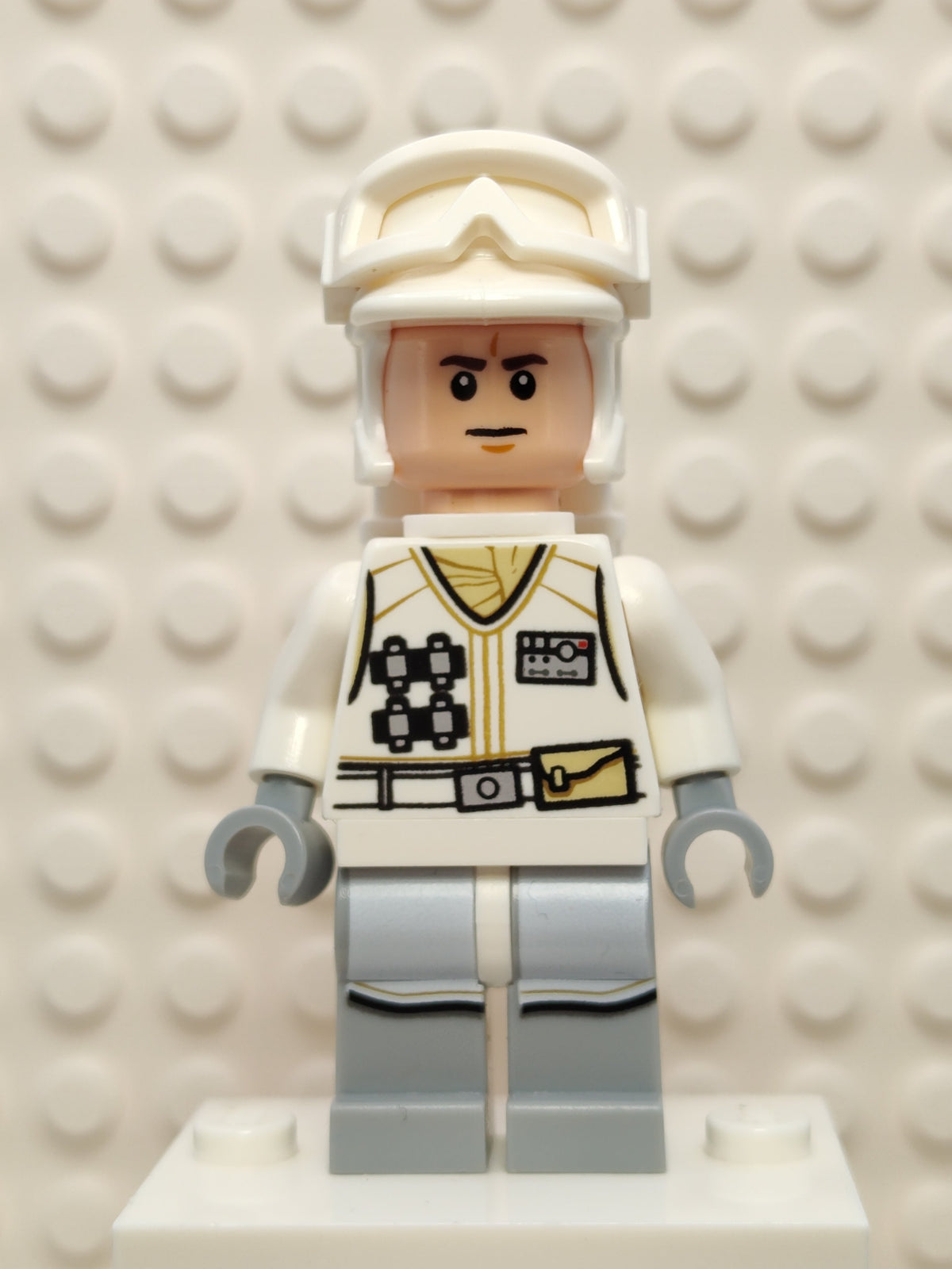 Hoth Rebel Trooper White Uniform (Frown), sw0708