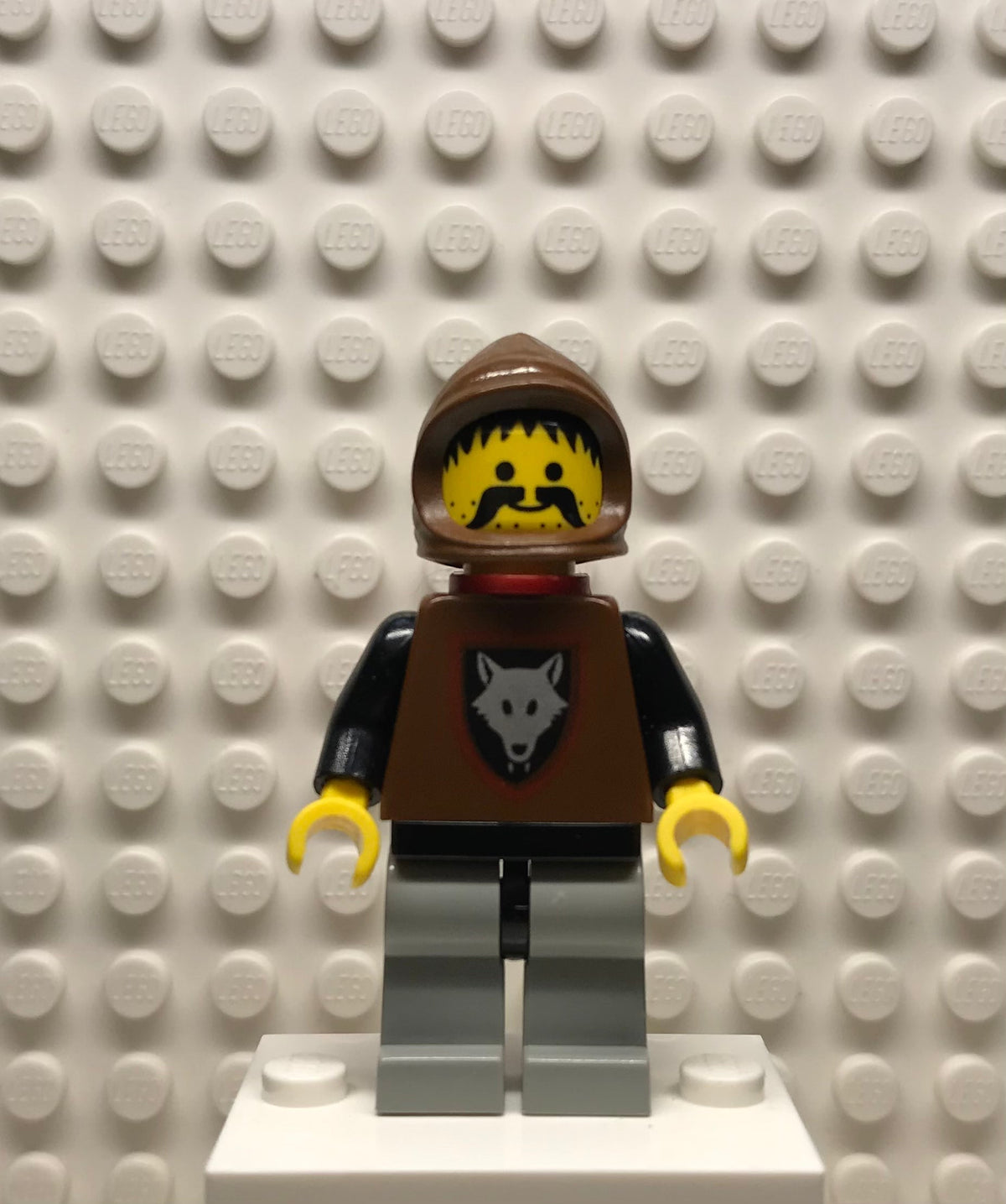 Wolfpack, Moustache, Black Arms and Light Gray legs, Brown Hood and Red Cape, cas252